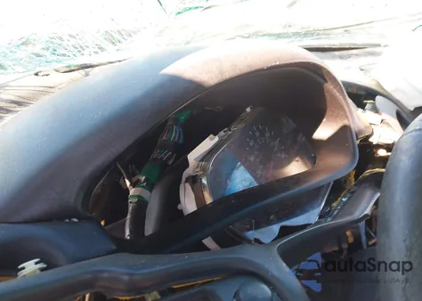 2001 Toyota Camry Solara Sle V6 z USA, uszkodzony, nr VIN 2T1CF28P01C532171